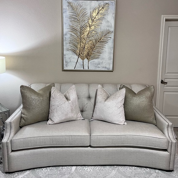 1-CALDEIRA CUT VELVET DESIGN DECORATIVE PILLOW (Read description for detail ) - Picture 5 of 17